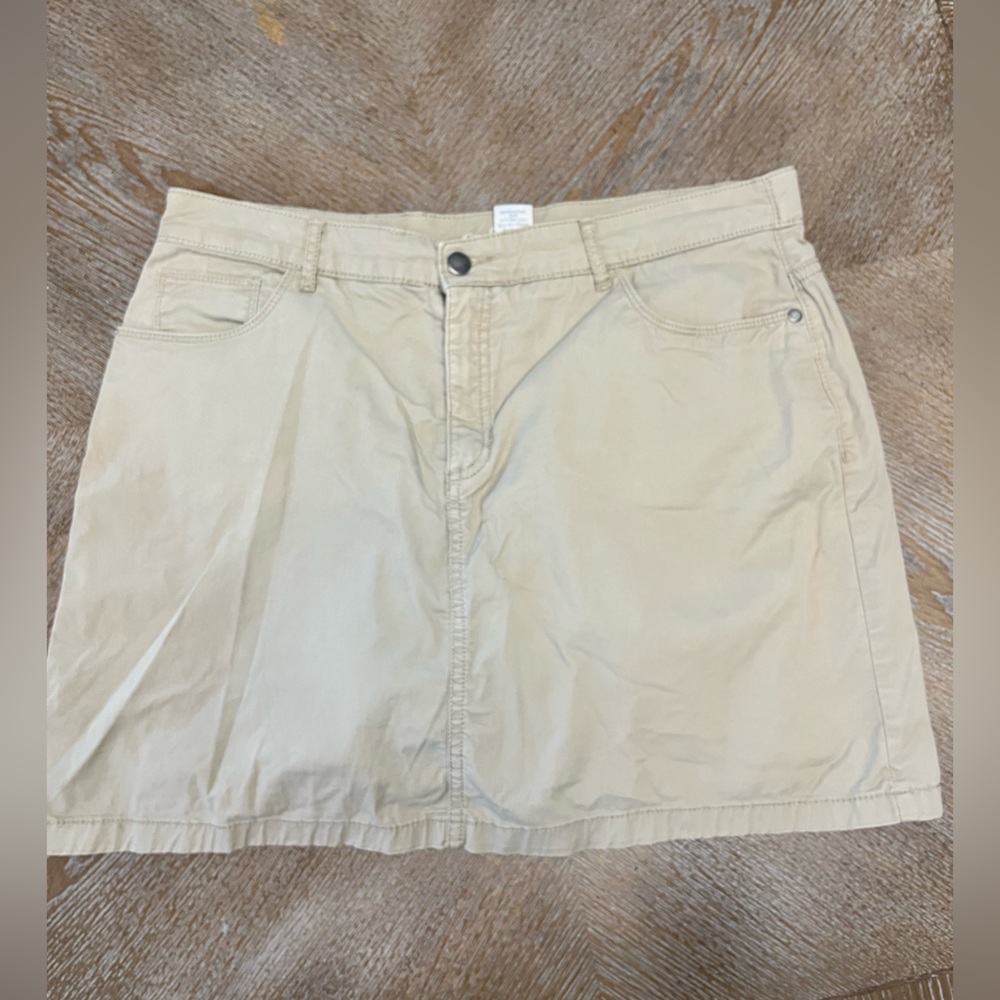 Croft & Barrow Beige Skort Sz 14P Stretch Elastic Waist 36” Length 16”Pockets